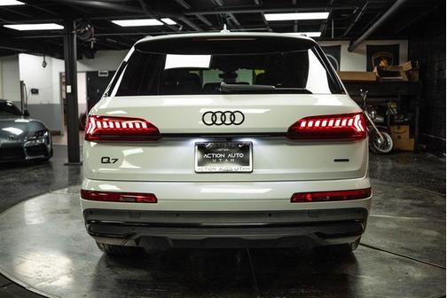 2022 Audi Q7 45 Premium