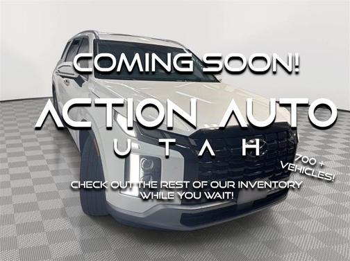 White 2023 Hyundai PALISADE Limited