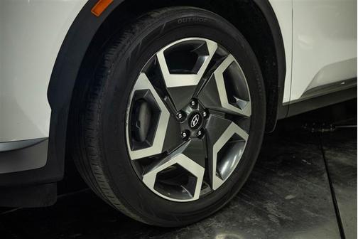 White 2023 Hyundai PALISADE Limited