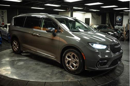 2023 Chrysler Pacifica Limited