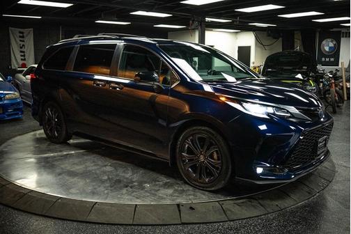 2022 Toyota Sienna XSE 7 Passenger