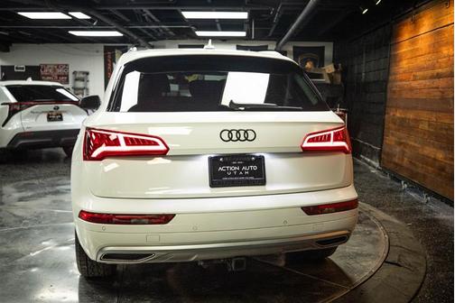 Ibis White 2020 Audi Q5 45 Titanium Premium