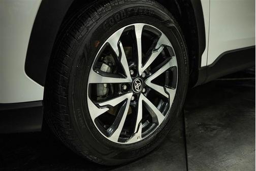 2024 Toyota Corolla Cross XLE