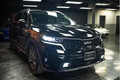 Black 2023 Kia Sorento Hybrid EX