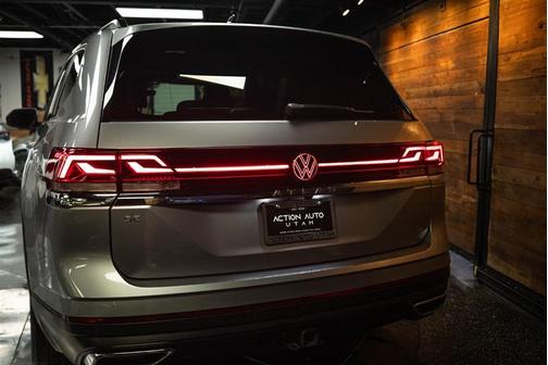 Silver Mist Metallic 2025 Volkswagen Atlas 2.0T SE w/Technology