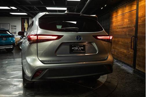2021 Toyota Highlander Hybrid XLE