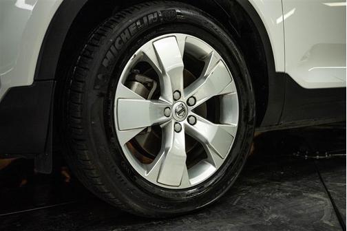 2021 Volvo XC40 T4 Momentum