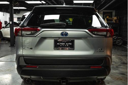 2020 Toyota RAV4 Hybrid LE