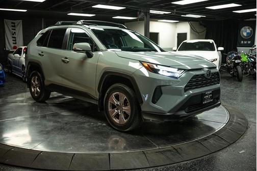 2022 Toyota RAV4 XLE