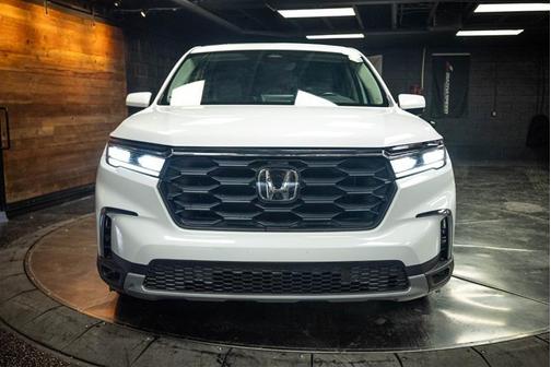White 2024 Honda Pilot EX-L