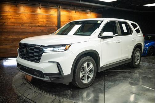 White 2024 Honda Pilot EX-L