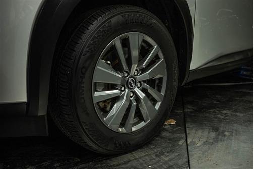 2023 Nissan Pathfinder SV