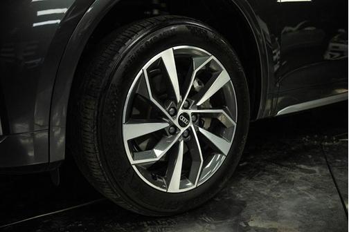 2022 Audi Q5 45 S line Premium Plus