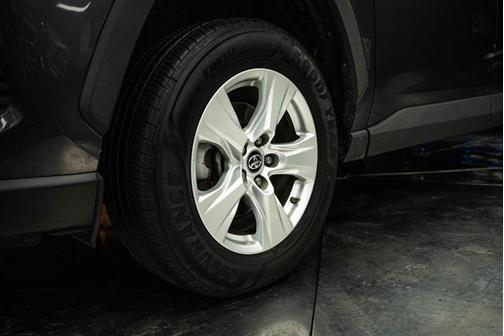 2019 Toyota RAV4 Hybrid XLE