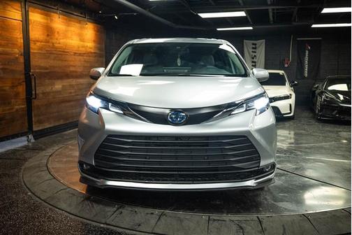 Silver 2025 Toyota Sienna XLE