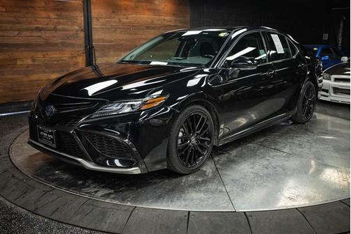 2022 Toyota Camry Hybrid XSE