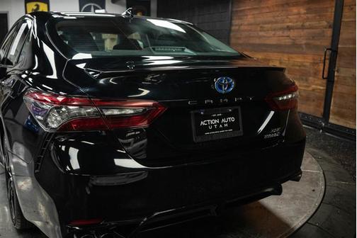 2022 Toyota Camry Hybrid XSE