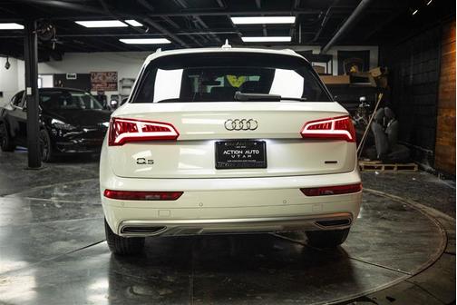 Ibis White 2020 Audi Q5 45 Premium