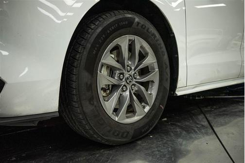 2022 Toyota Sienna LE