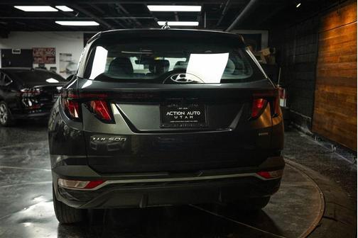 Gray 2023 Hyundai TUCSON SE