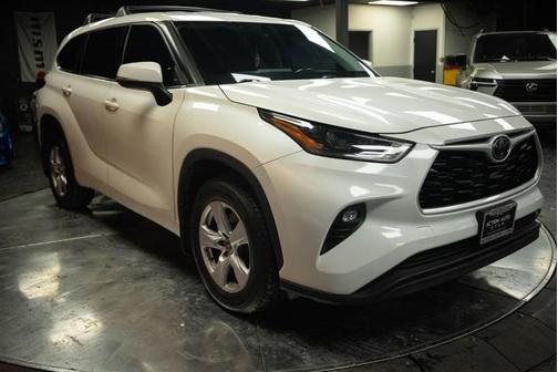 White 2021 Toyota Highlander LE
