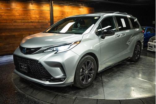 2021 Toyota Sienna XSE 7 Passenger