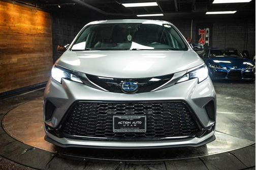 2021 Toyota Sienna XSE 7 Passenger