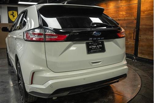 2022 Ford Edge SE