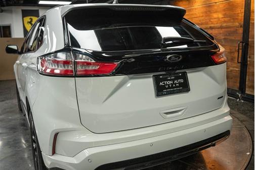 2022 Ford Edge SE