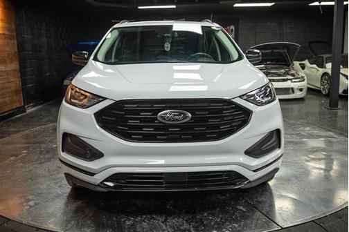 2022 Ford Edge SE