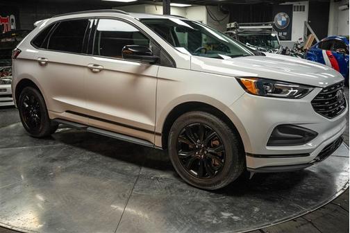 2022 Ford Edge SE