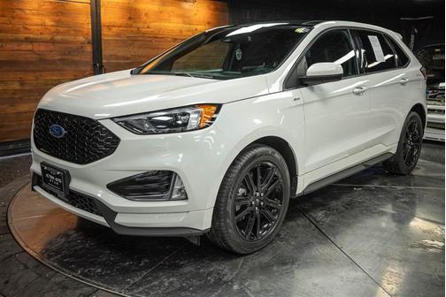 2022 Ford Edge SE