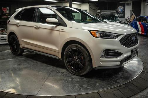 2022 Ford Edge SE