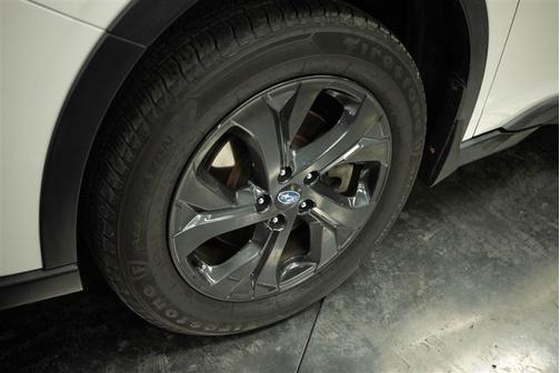 Crystal White Pearl 2021 Subaru Outback Onyx Edition XT