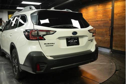 Crystal White Pearl 2021 Subaru Outback Onyx Edition XT