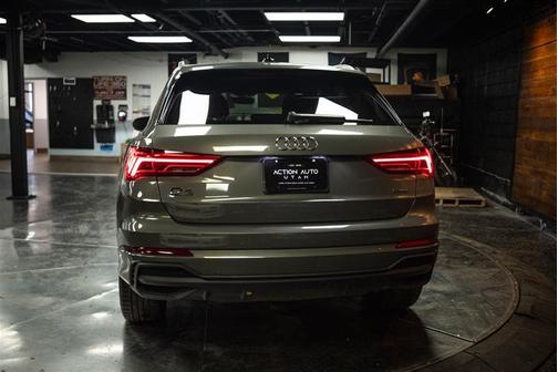Chronos Gray Metallic 2023 Audi Q3 45 S line Premium