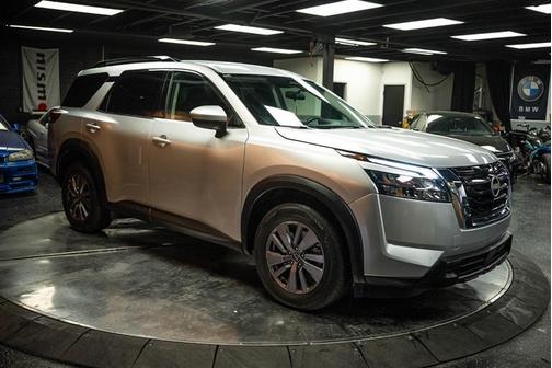 2025 Nissan Pathfinder SV