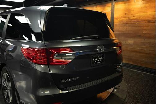 Gray 2018 Honda Odyssey Touring