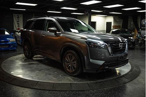 2024 Nissan Pathfinder SV