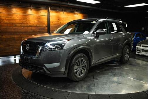 2024 Nissan Pathfinder SV