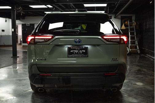 2022 Toyota RAV4 Hybrid XLE Premium
