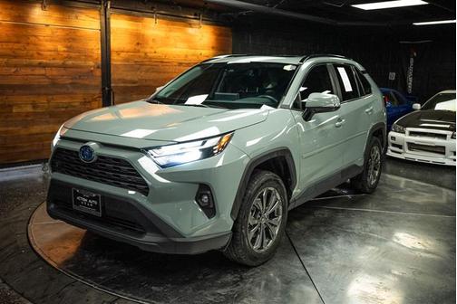 2022 Toyota RAV4 Hybrid XLE Premium