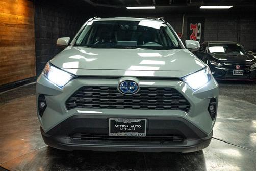 2022 Toyota RAV4 Hybrid XLE Premium