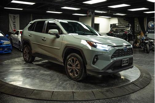2022 Toyota RAV4 Hybrid XLE Premium