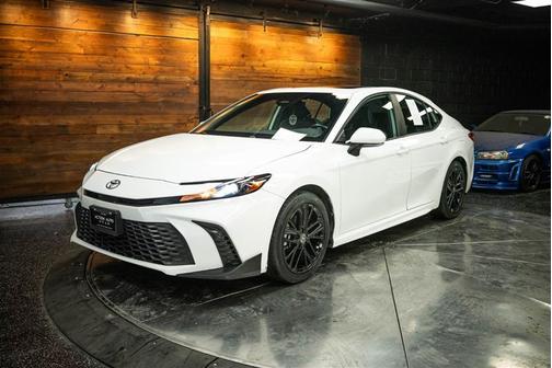 White 2025 Toyota Camry SE
