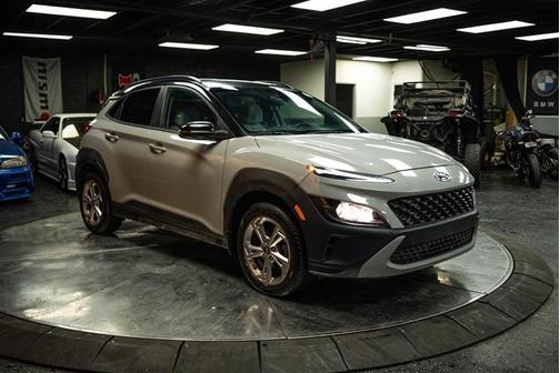 2022 Hyundai KONA SEL