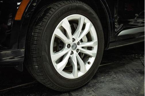 2019 Audi Q7 45 SE Premium