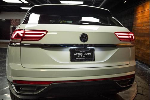 Pure White 2020 Volkswagen Atlas Cross Sport 2.0T SEL