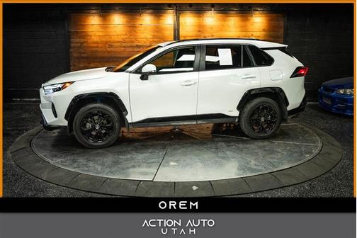 2024 Toyota RAV4 Hybrid SE