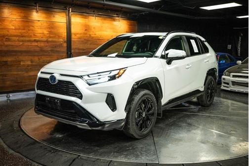 2024 Toyota RAV4 Hybrid SE